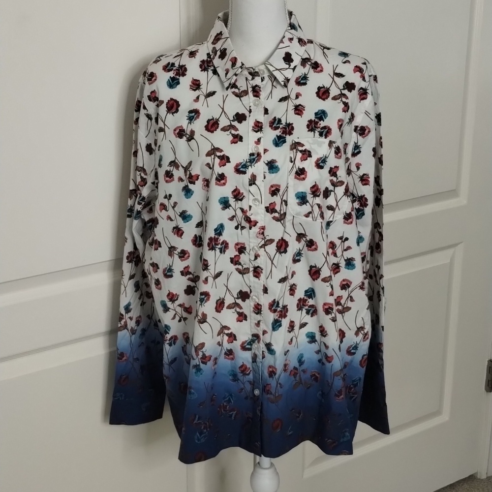 Lands End women's size 18 ombre floral button down long sleeve with pocket